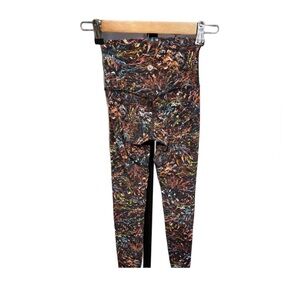 Lululemon Size 0 Black Floral Legging